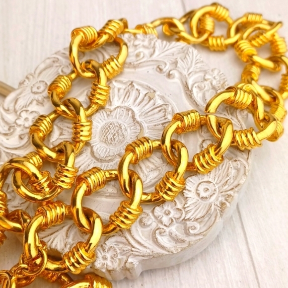 Buttery Sunset Gold-Tone Chunky Crafted Cleo Goddess Necklace - Picture 6 of 9
